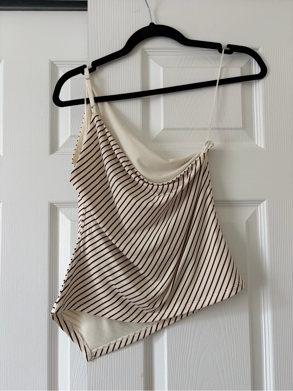 Abercrombie & Fitch One-Shoulder Striped Tank Top in Cream and Black size S - Picture 6 of 7